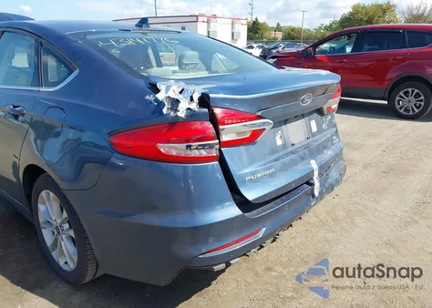 2019 Ford Fusion Hybrid Se z USA, uszkodzony, nr VIN 3FA6P0LU6KR154466